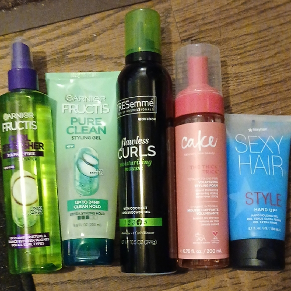 Curly Hair Bundle Of Salon Styling Gels Mousse Curl Refresher Sexy Hair Garnier+ - Picture 1 of 8